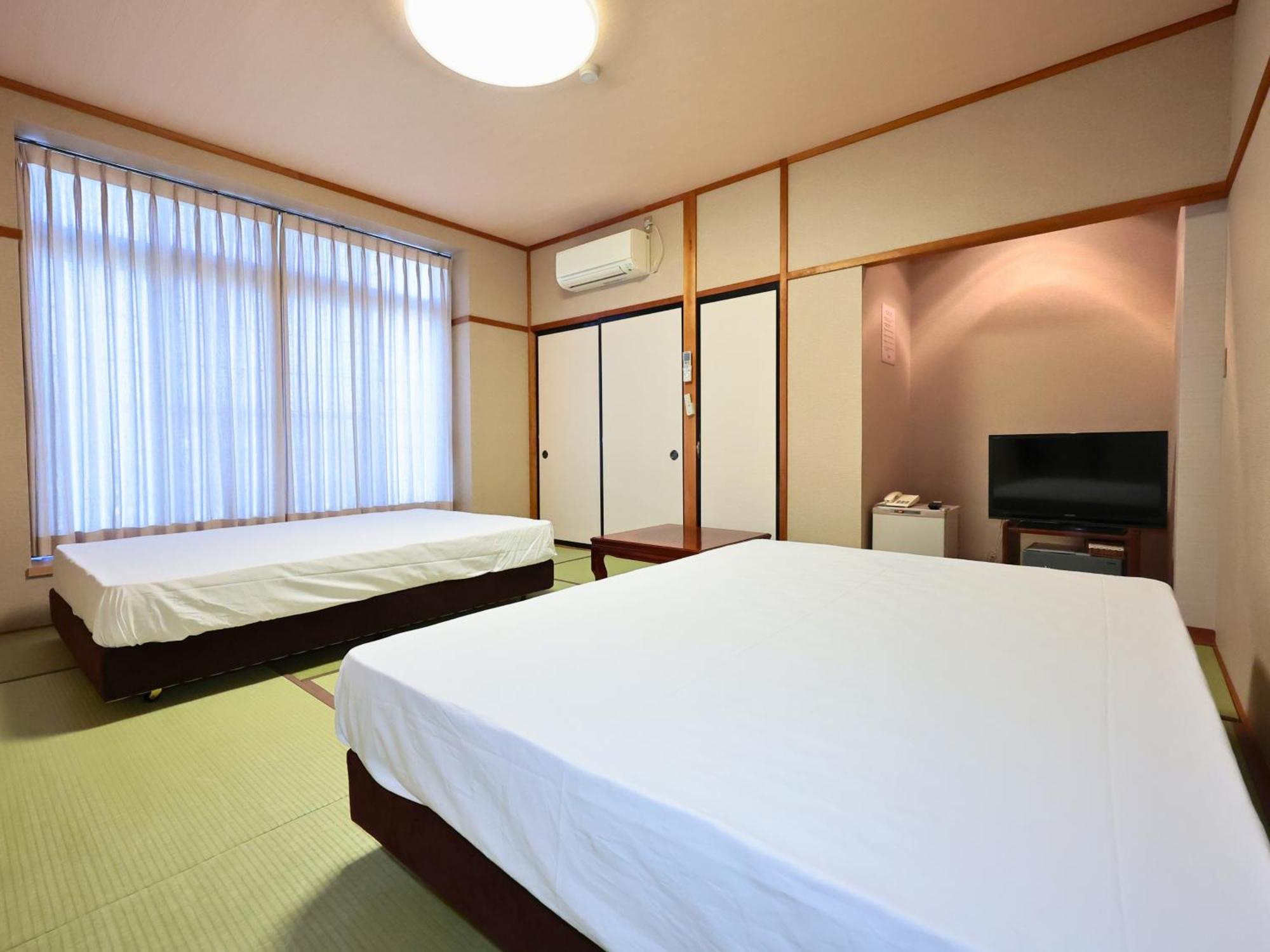 Oyado Hachibei Hotel Такаяма Екстериор снимка